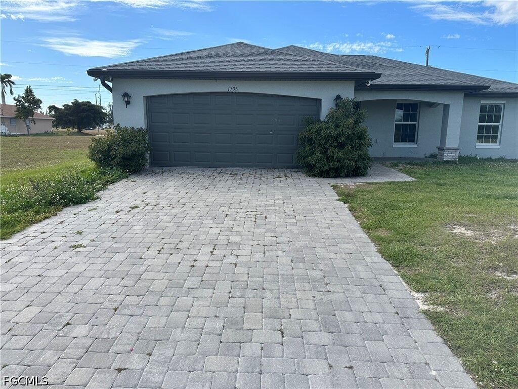 Property Photo: 1736 NE 1st Avenue FL 33909
