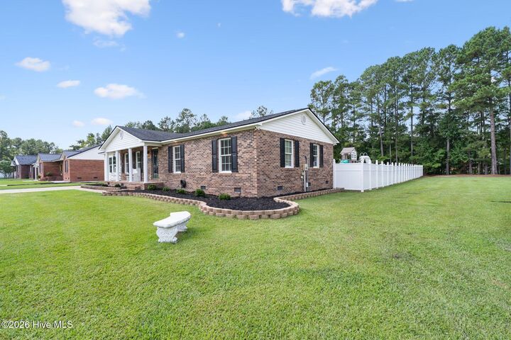 Property Photo:  219 Oakwood Heights Drive  NC 28358 