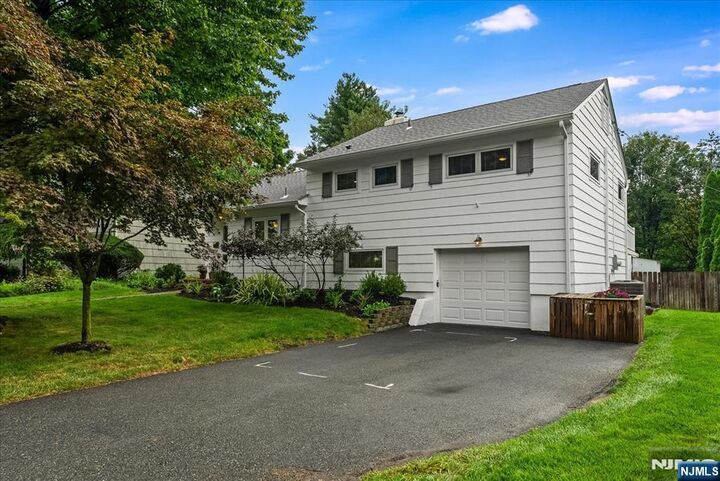 Property Photo:  119 Squire Hill Road  NJ 07043 
