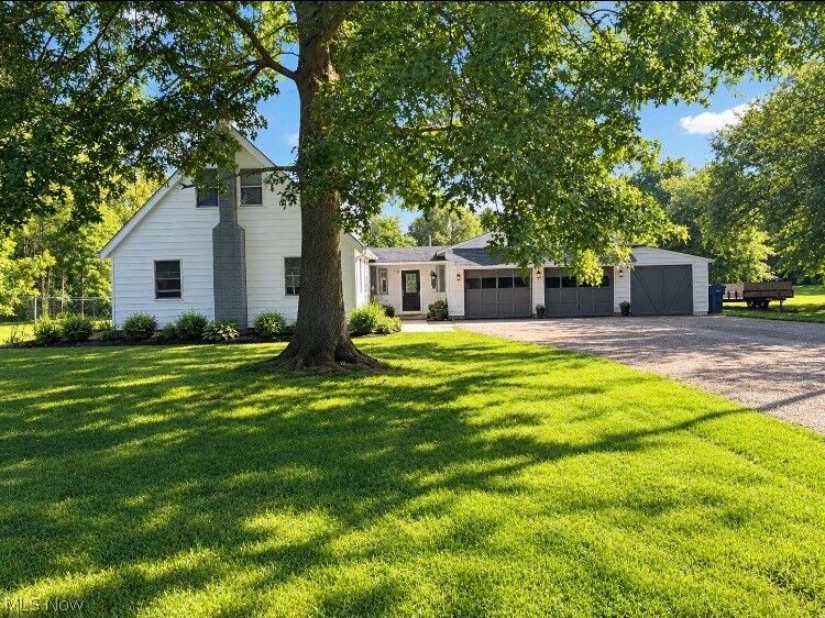 Property Photo:  10484 Knowlton Road  OH 44231 