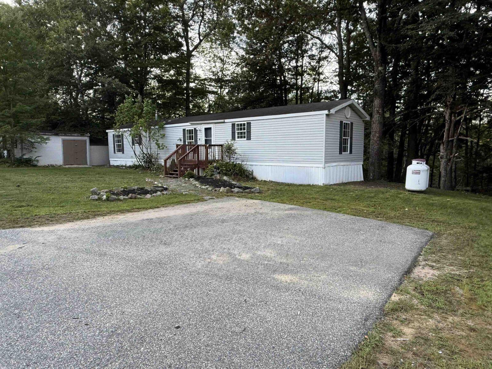 Property Photo:  18 Tee Dee Drive  NH 03220 