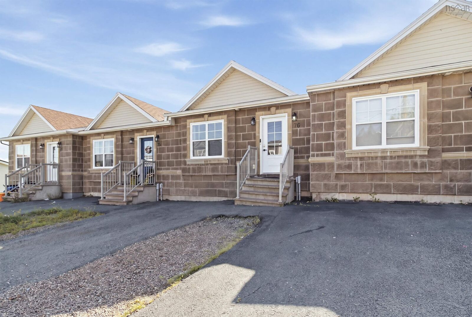 Property Photo:  76 Fescue Court  NS B4E 0L8 