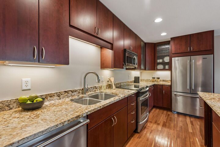 Property Photo:  3150 Excelsior Boulevard 401  MN 55416 