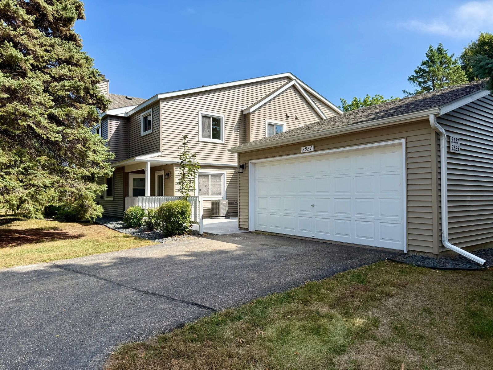Property Photo:  2527 Wimbledon Place  MN 55125 