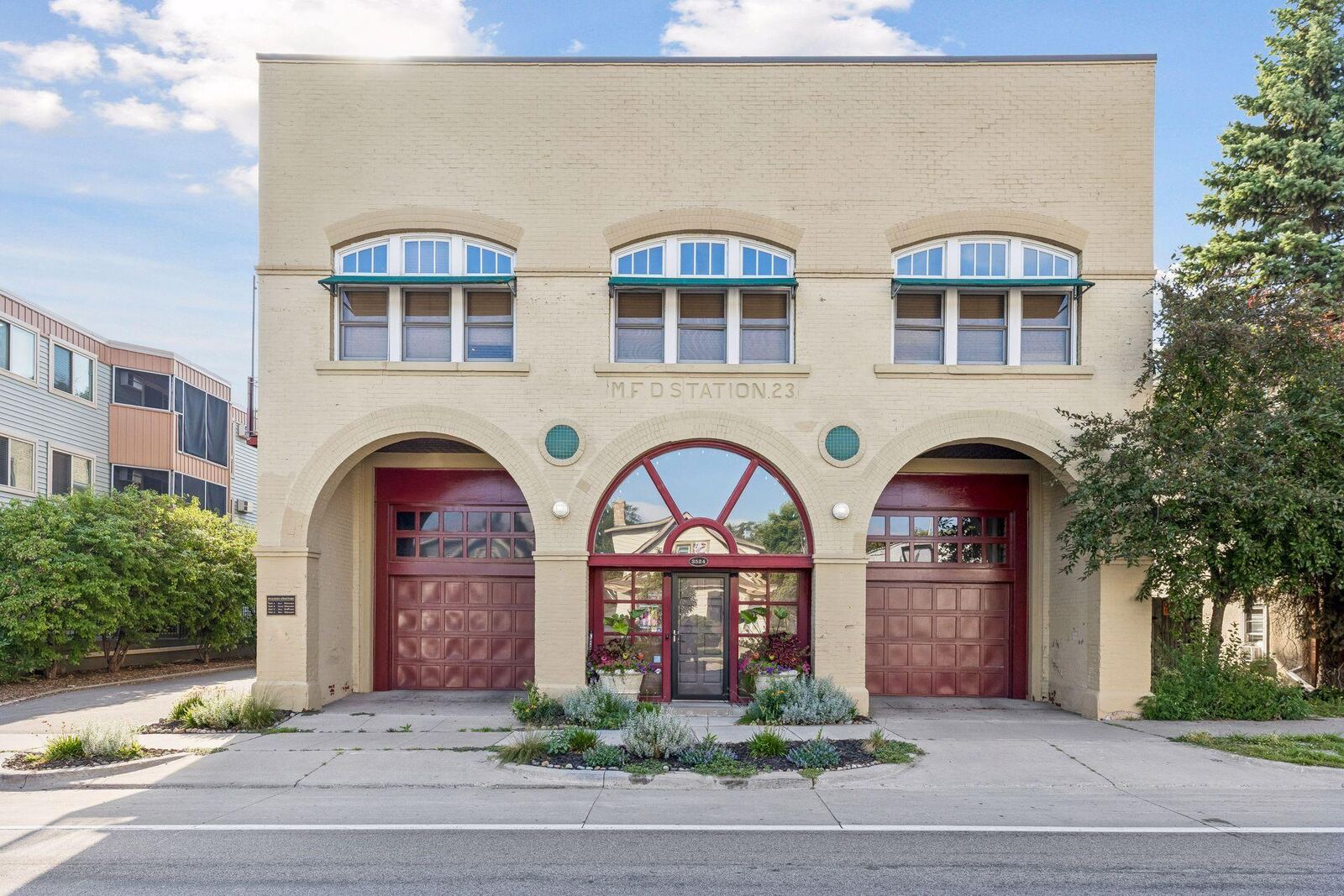 Property Photo:  3524 Hennepin Avenue 4  MN 55408 