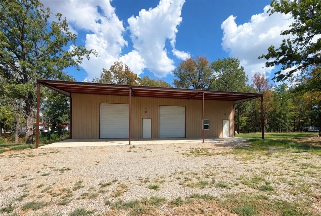 Property Photo:  1368 County Road 45080  TX 75473 
