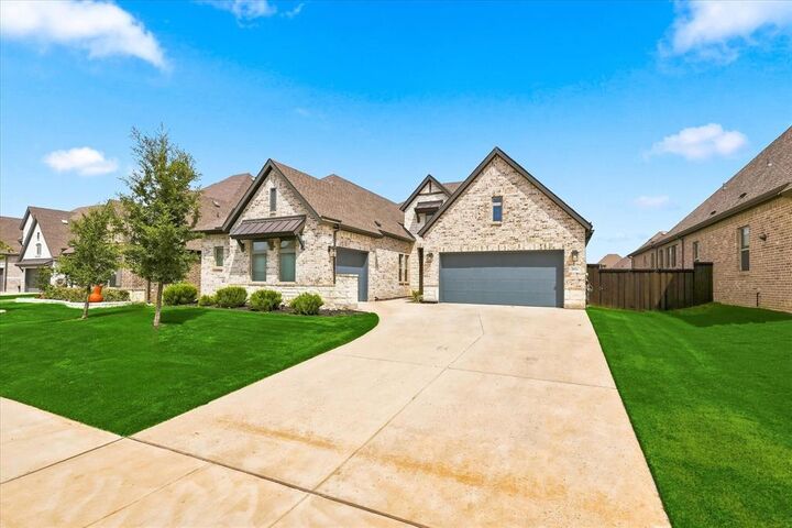 Property Photo: 2816 Garrett Drive TX 75077