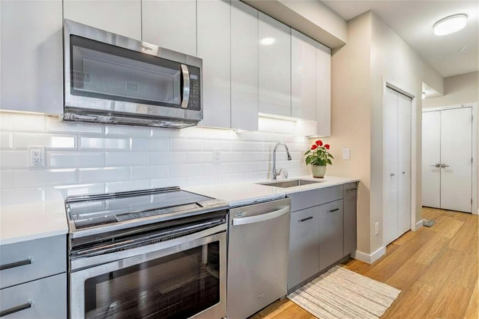 Property Photo: 722 Valley Road 515 BC V1V 2E6