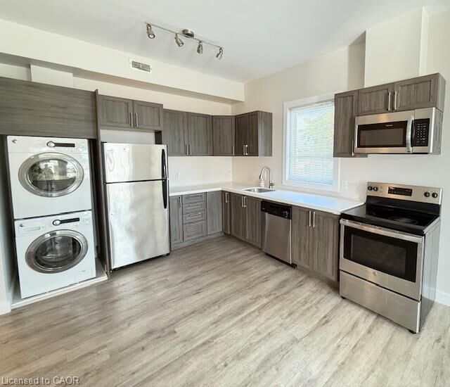 Property Photo:  161 Wellington Street N 202  ON L8R 1N4 