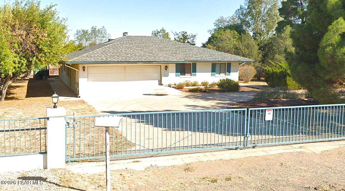 Property Photo:  860 N Road 4  AZ 86323 