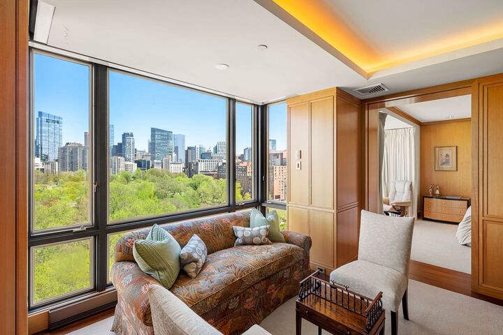 Property Photo: 2 Commonwealth Ave 14-B MA 02116