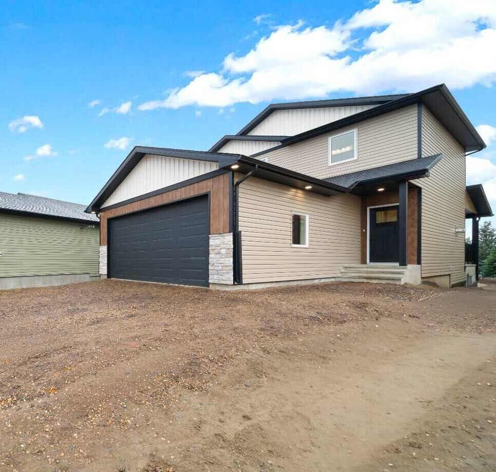 Property Photo:  43 Sierra Road SW  AB T1B 4Y6 