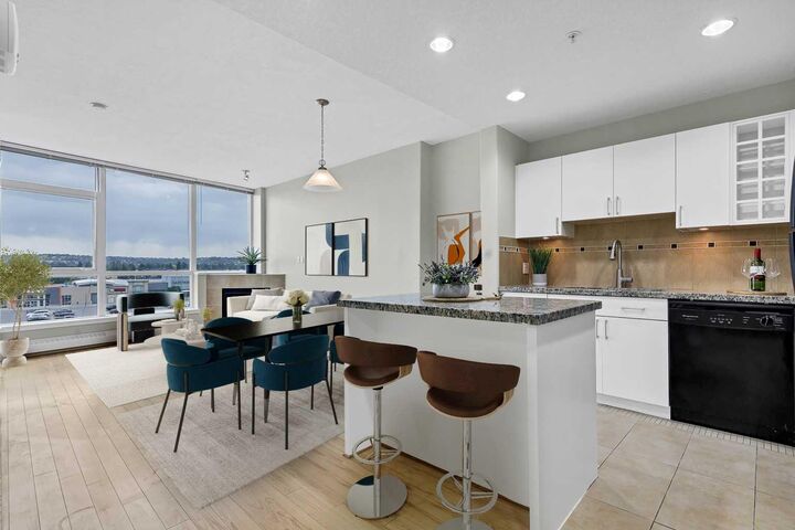Property Photo: 77 Spruce Place SW 604 AB T3C 3X6