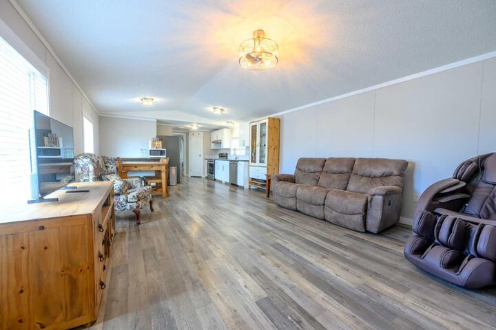 Property Photo:  1120 7 Avenue  AB T0H 0C0 