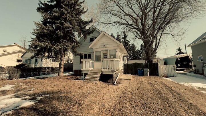 Property Photo:  5115 46 Street  AB T0B 3S0 