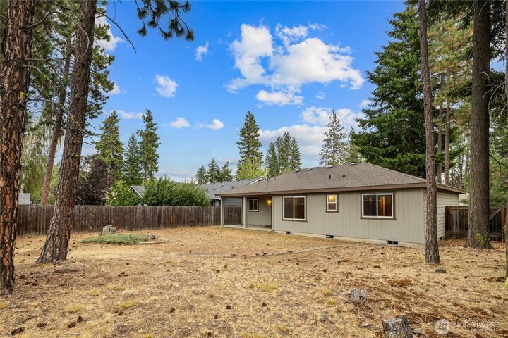 Property Photo: 302 Denny Avenue WA 98922