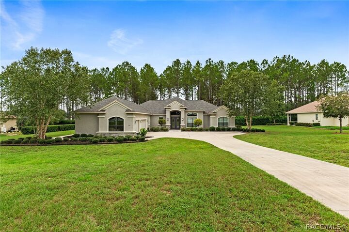 Property Photo:  104 E Atlantic Street  FL 34442 