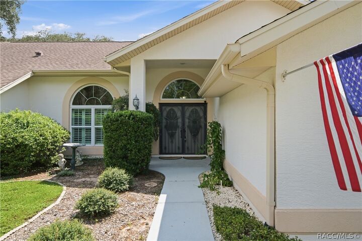 Property Photo:  1610 E Westgate Lane  FL 34442 