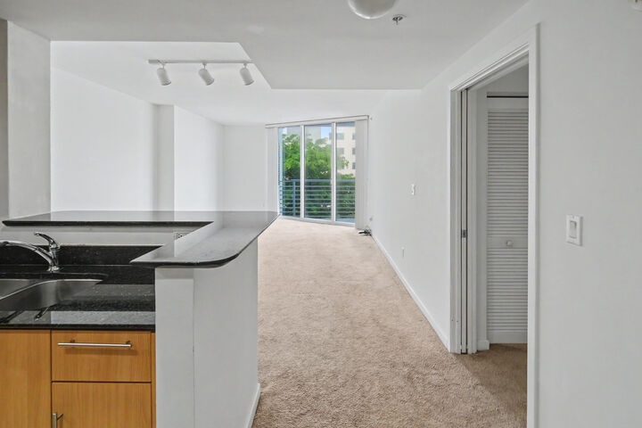 Property Photo:  335 S Biscayne Boulevard 1002  FL 33131 