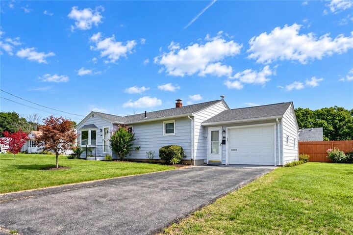 Property Photo:  156 Pawtuxet Terrace  RI 02893 