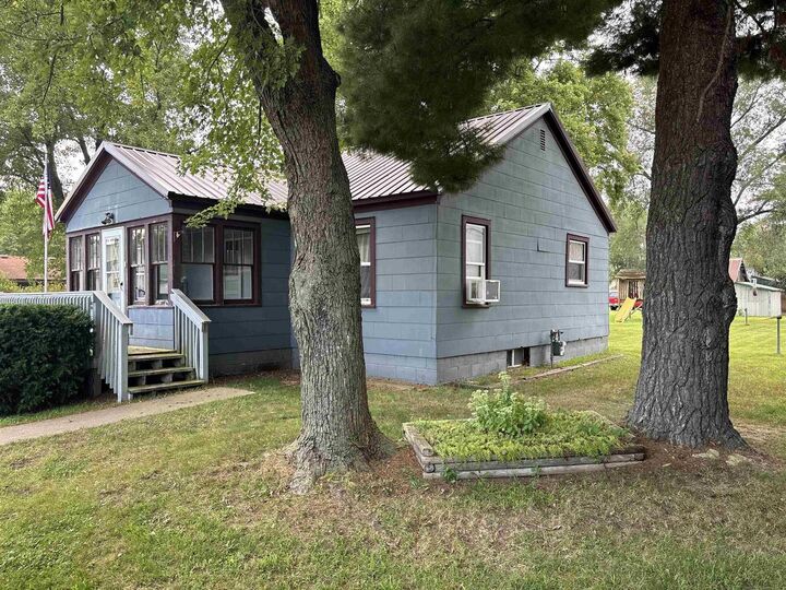 Property Photo:  205 S 3rd Street  WI 53506 