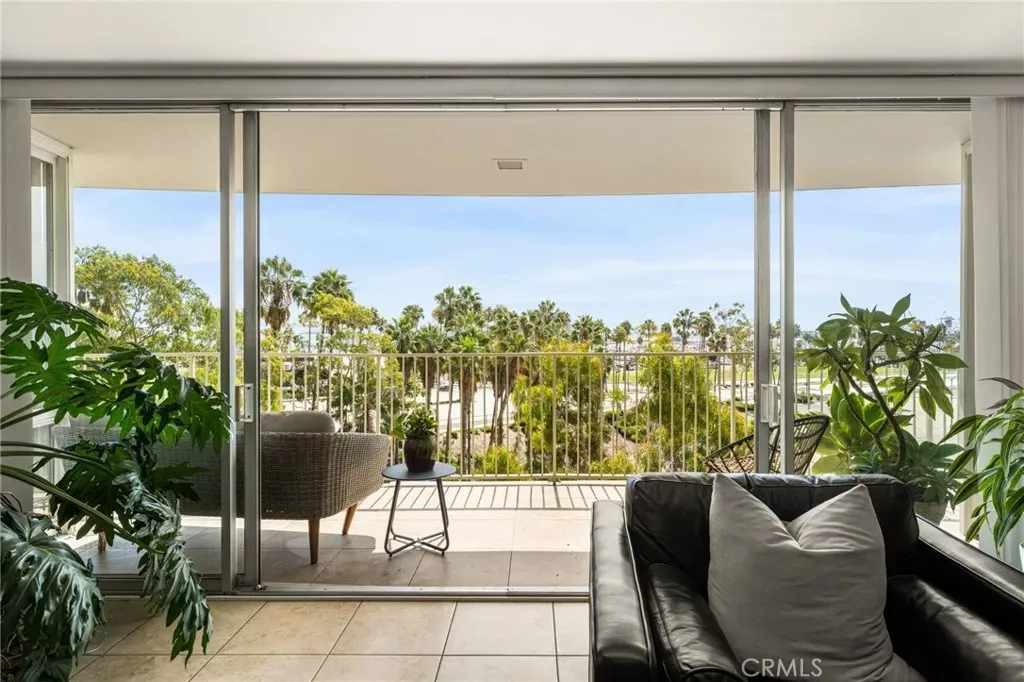 Property Photo:  700 E Ocean 706  CA 90802 