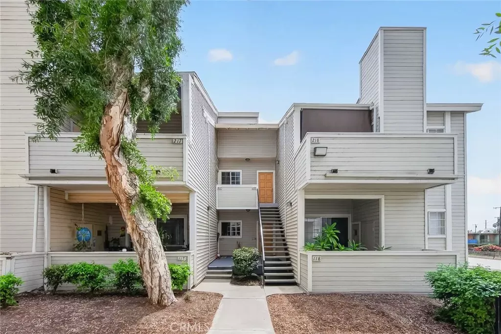Property Photo:  777 S Citrus 217  CA 91702 