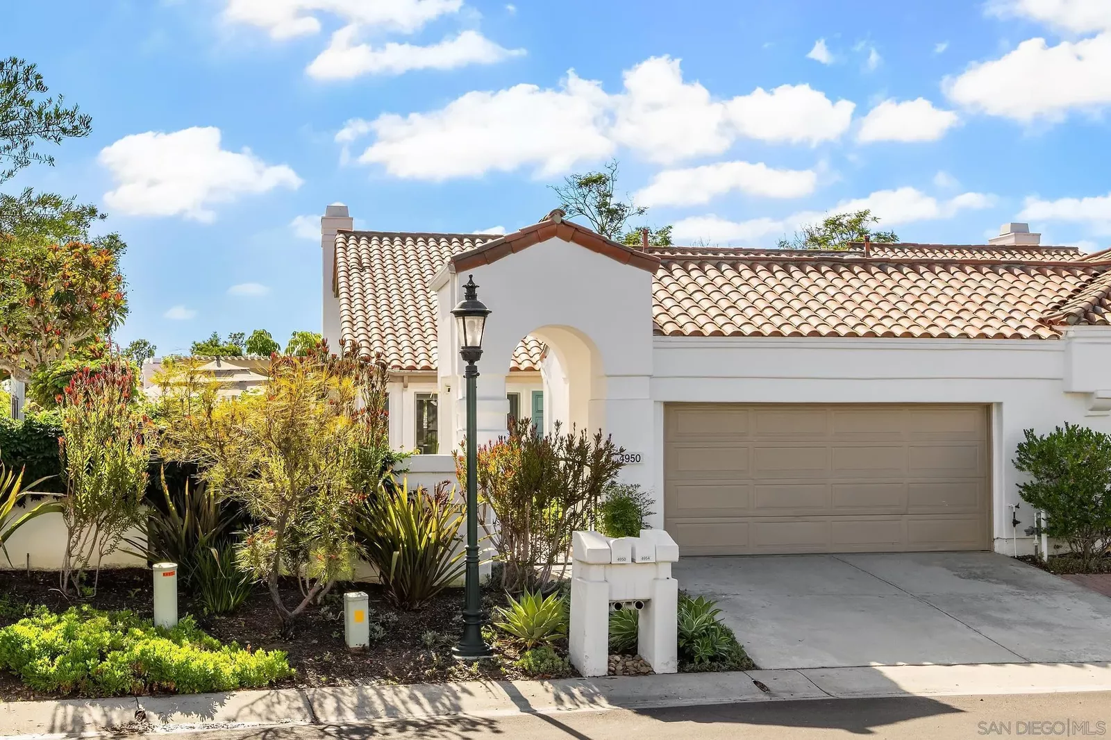 Property Photo: 4950 Galicia Way CA 92056