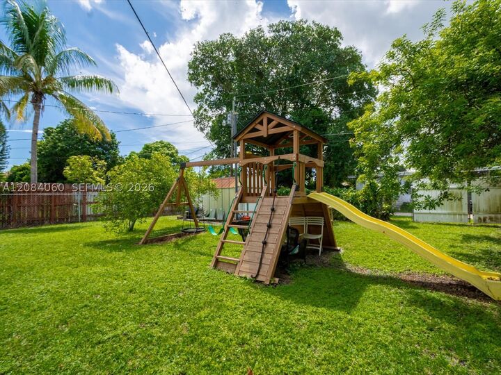 Property Photo:  241 SW 3rd Ter  FL 33004 
