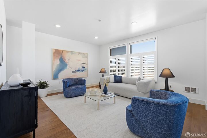 Property Photo:  438 W Grand Ave Avenue 414  CA 94612 