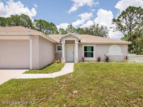 Property Photo: 2471 Quincy Avenue SE FL 32909