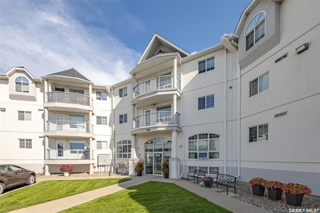 Property Photo: 934 Heritage View 104 SK S7H 5R9