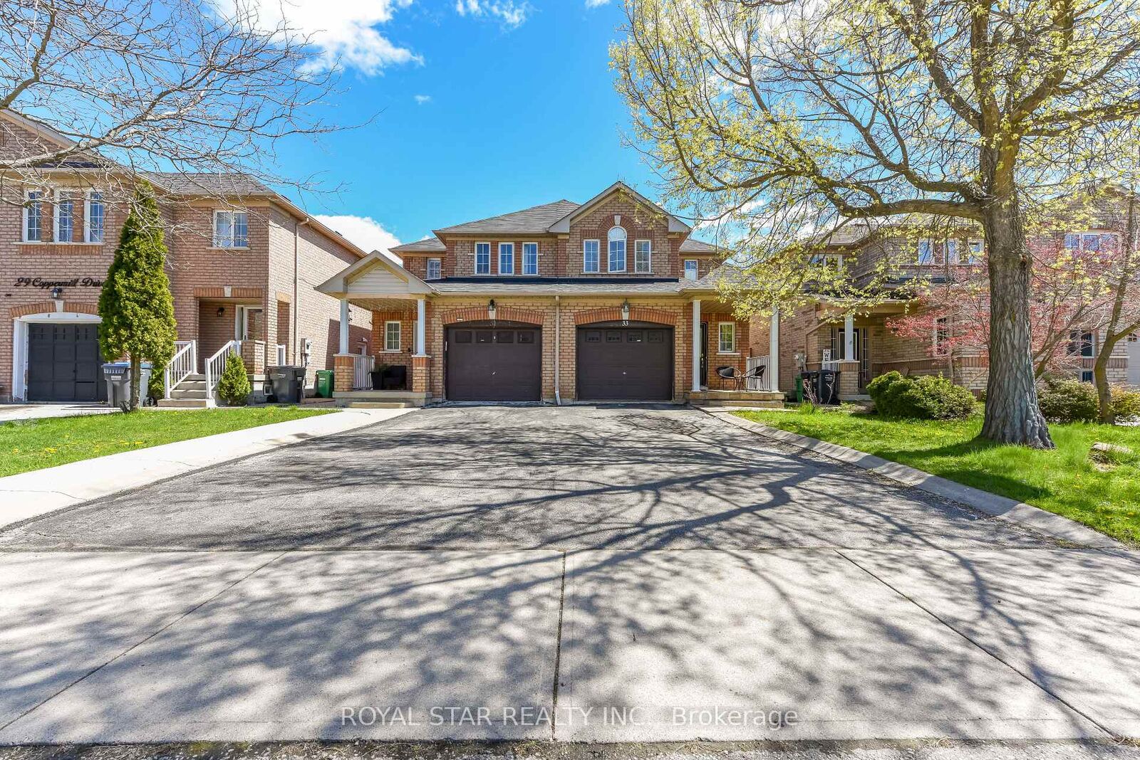 Property Photo:  33 Coppermill Drive  ON L7A 1N1 