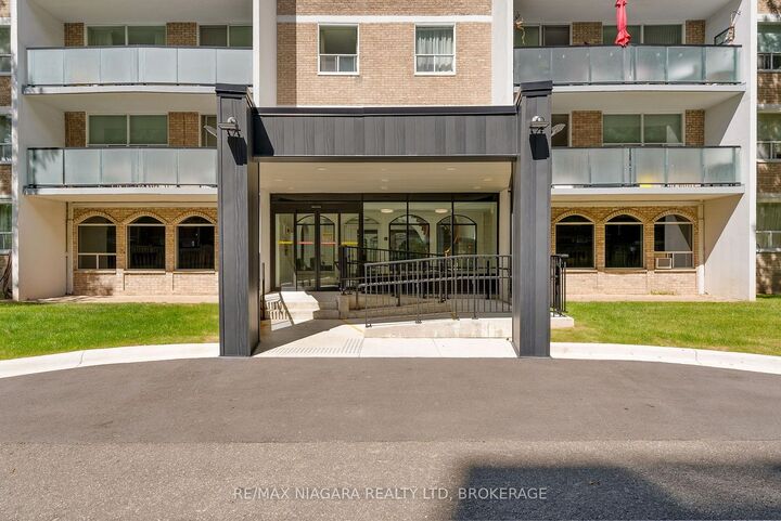 Property Photo:  359 Geneva Street 1002  ON L2N 2G5 