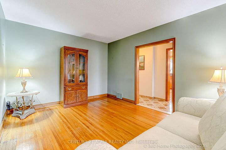 Property Photo:  23 Tumpane Street  ON M3M 1L5 