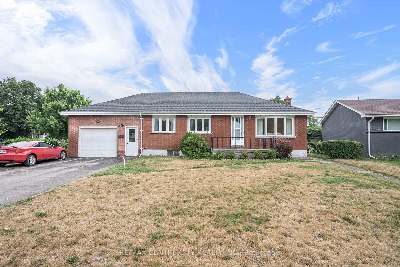 Property Photo:  208 Niagara Street  ON N5W 1R6 