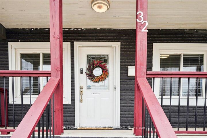 Property Photo:  32 Allan Avenue  ON L8H 2C9 