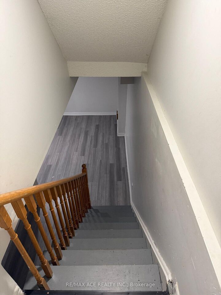 Property Photo: 106 Tara Crescent Bsmt ON L3S 4S8