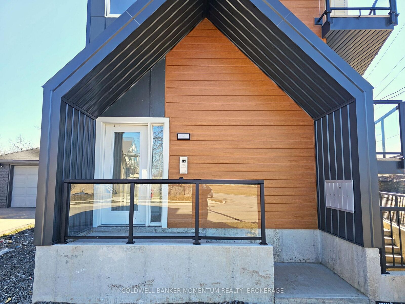 Property Photo:  89 Sixth Street 3  ON L3B 5A7 