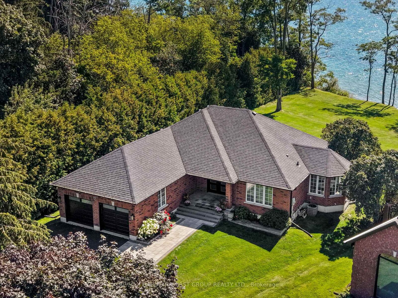 Photo de la propriété:  75 East House Crescent  ON K9A 5K3 