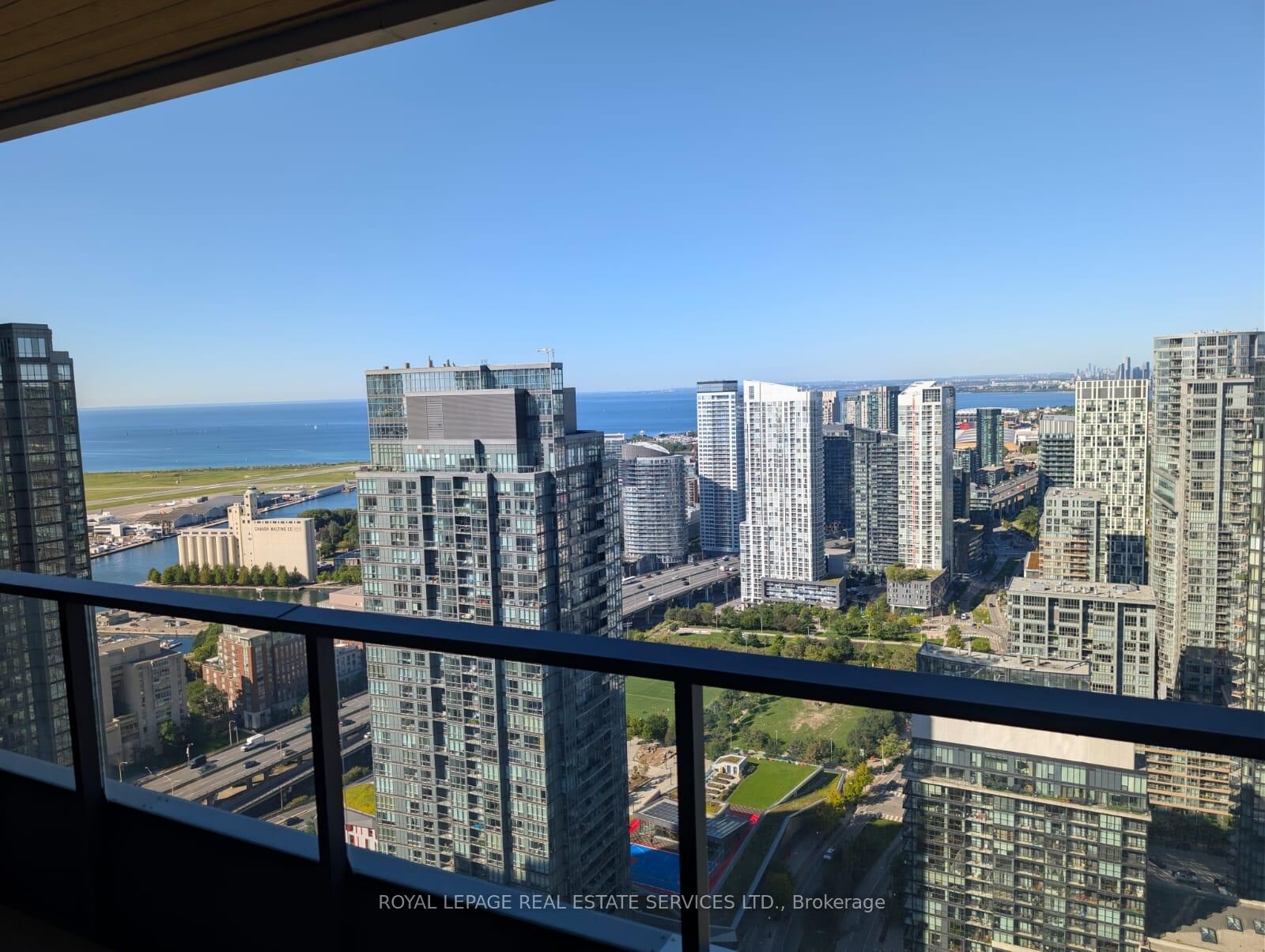 Property Photo:  3 Concord Cityplace Way 4615 B  ON M5V 0X4 