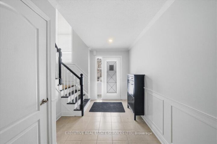 Property Photo:  3063 Emperor Drive  ON L3V 0G4 