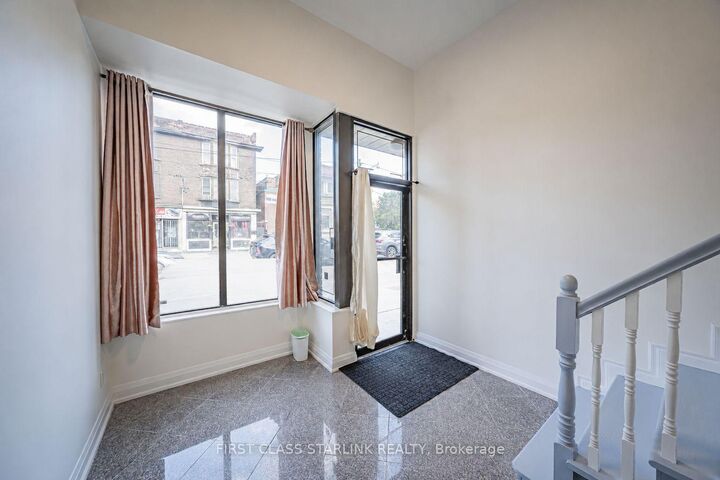 Property Photo:  945 Gerrard Street E  ON M4M 1Z1 