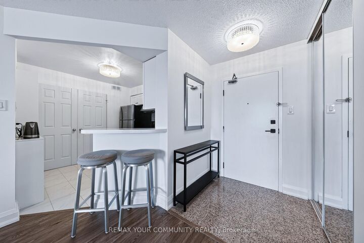 Property Photo: 8501 Bayview Avenue 1011 ON L4B 3J7