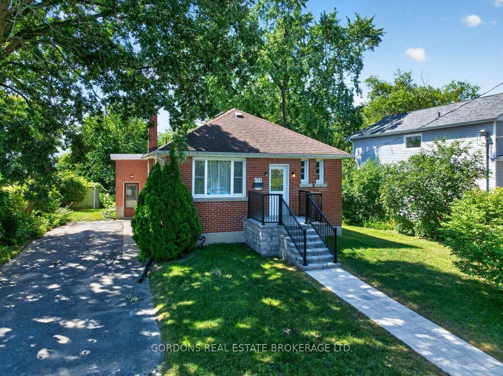 Property Photo:  132 Joseph Street  ON K7K 2H7 