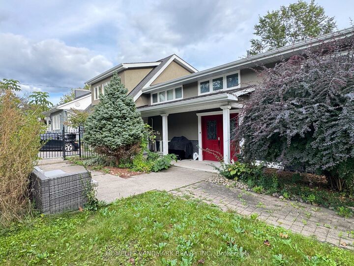 Property Photo:  119 Blake Street Upper  ON L4M 1K2 