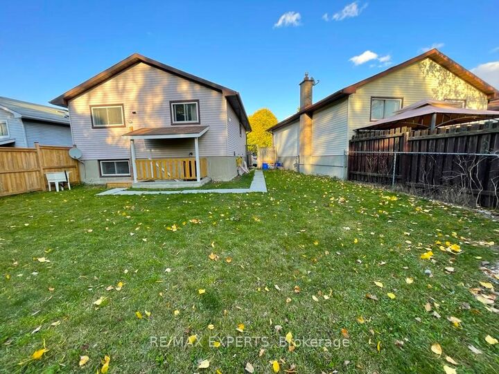 Property Photo:  46 Caprice Crescent  ON N5V 3M2 