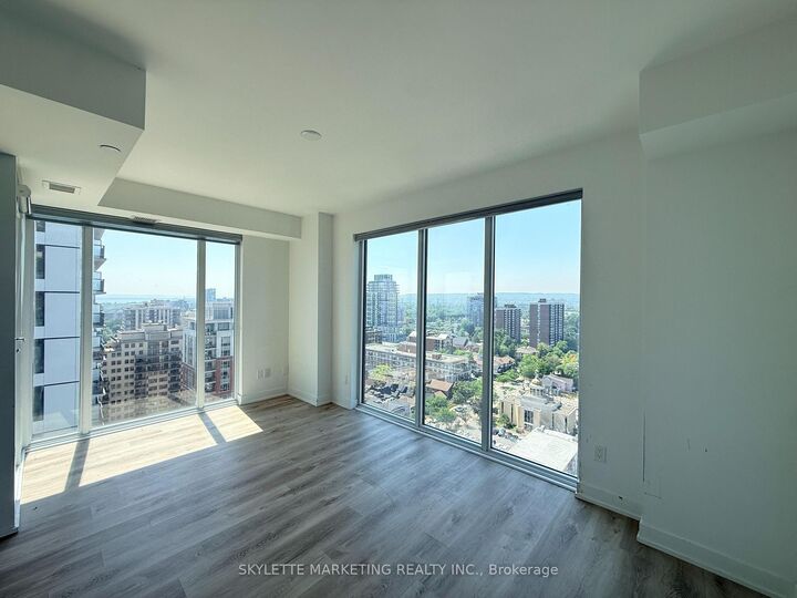 Property Photo:  370 Martha Street 1810  ON L7R 0G9 