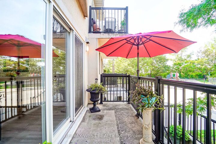 Property Photo:  65 George Appleton Way 2066  ON M3M 0A2 