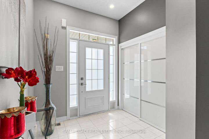 Property Photo:  195 Holmes Crescent  ON L9T 0T8 